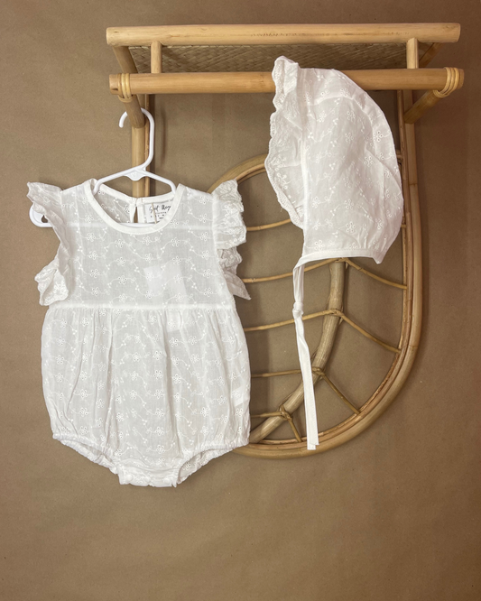 Eyelet Bubble